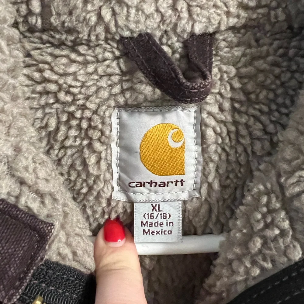 Women’s XL carhartt jacket - Picture 3 of 3